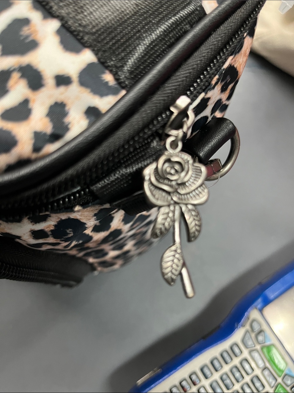 NWT Ed Hardy Leopard Print Lunch Bag with Pink Script and Red Rose 3pc Bundle - Picture 12 of 12
